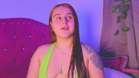 Snapshot of evy_orange1 chatting on 10.02.25 EVY online show from 10.02.25