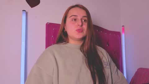 Snapshot of evy_orange1 chatting on 10.21.25 EVY online show from 10.21.25