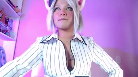 Snapshot of evybubbles_ chatting on 02.09.25 Im Evy online show from 02.09.25