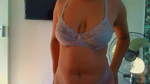 Snapshot of exclusivecourtney chatting on 04.01.26 courtney online show from 04.01.26