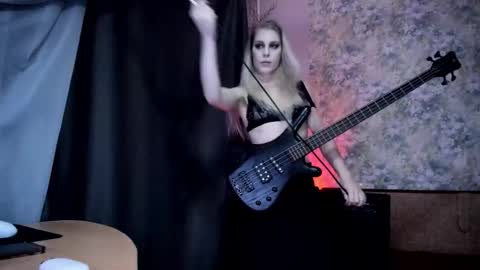 Snapshot of exorty chatting on 09.08.25 my real name is Irene but Exo is oke too online show from 09.08.25