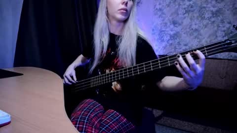 Snapshot of exorty chatting on 09.15.25 my real name is Irene but Exo is oke too online show from 09.15.25