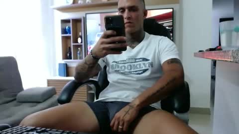 Snapshot of exotic_dude chatting on 09.12.25 camilo online show from 09.12.25