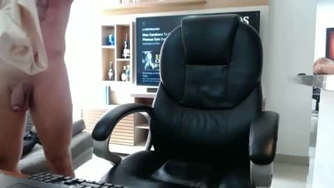 Snapshot of exotic_dude chatting on 11.06.25 camilo online show from 11.06.25