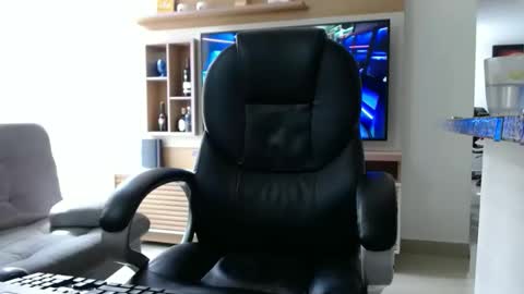 Snapshot of exotic_dude chatting on 12.15.25 camilo online show from 12.15.25