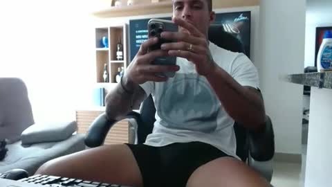 Snapshot of exotic_dude chatting on 01.10.26 camilo online show from 01.10.26