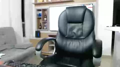 Snapshot of exotic_dude chatting on 01.15.26 camilo online show from 01.15.26