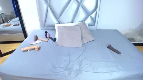 exotic_karmella online show from 03.04.25