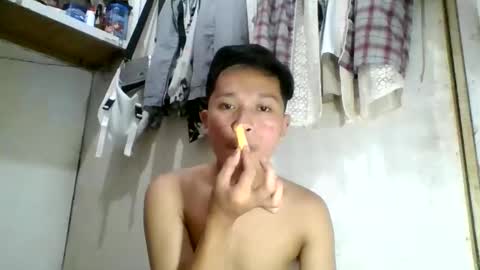 Snapshot of exotichugecock chatting on 12.29.24 Jan online show from 12.29.24