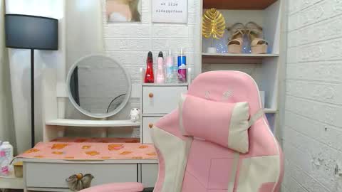 exotictssavie online show from 10.20.25