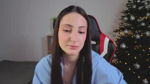 Snapshot of extra_charm chatting on 01.08.26 Amelia online show from 01.08.26