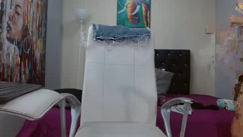 Snapshot of extrella_latina22 chatting on 12.04.24 extrella_latina22 online show from 12.04.24