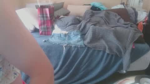 Snapshot of eyeswall0w chatting on 02.19.26 eyeswall0w online show from 02.19.26