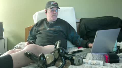 Eyeswideshut63 online show from 12.30.24