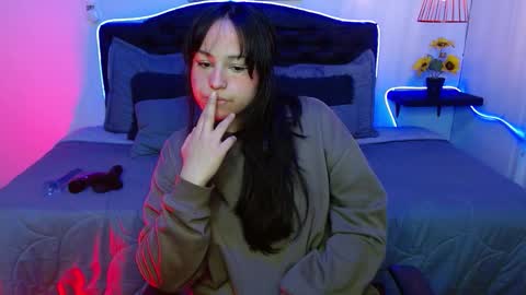 eymmy_24 online show from 09.23.25