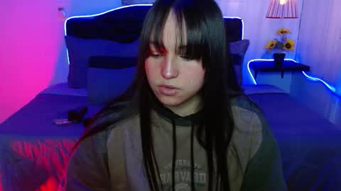 eymmy_24 online show from 09.25.25