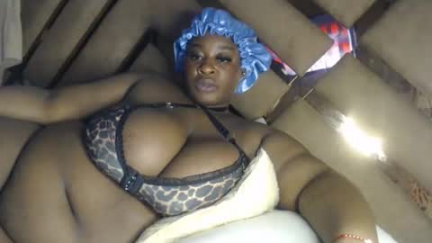 eyshaexotii online show from 11.24.25