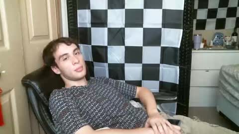 Ezra Naamah online show from 02.11.25