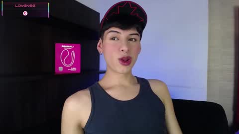 Snapshot of ezra_storm chatting on 10.18.25 Juan online show from 10.18.25