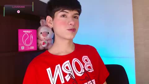 Snapshot of ezra_storm chatting on 11.26.25 Juan online show from 11.26.25