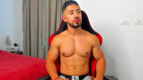 Ezzio Scolaro online show from 01.06.26