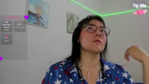 Snapshot of faberdubois1 chatting on 06.30.26 camila online show from 06.30.26