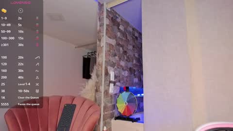 Thianna online show from 12.04.24