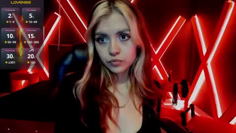 Snapshot of fabzy_fab chatting on 06.18.26 fabzy online show from 06.18.26
