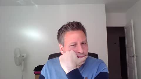 Snapshot of faer_087 chatting on 10.01.25 faer_087 online show from 10.01.25