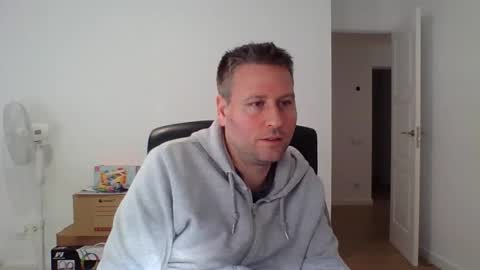 Snapshot of faer_087 chatting on 11.12.25 faer_087 online show from 11.12.25