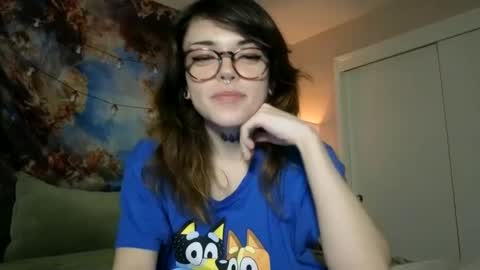 Snapshot of faerienugs chatting on 02.05.25 Faerie 3 online show from 02.05.25