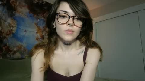 Snapshot of faerienugs chatting on 02.07.25 Faerie 3 online show from 02.07.25