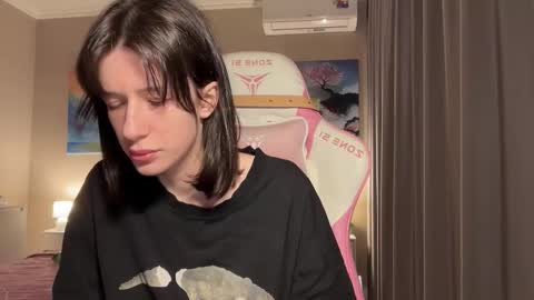 Snapshot of fairy_bloomix chatting on 09.22.25 Bloom online show from 09.22.25