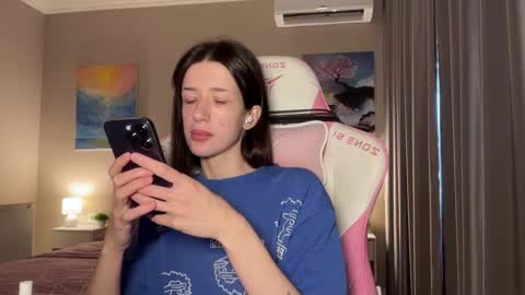 Snapshot of fairy_bloomix chatting on 10.29.25 Bloom online show from 10.29.25