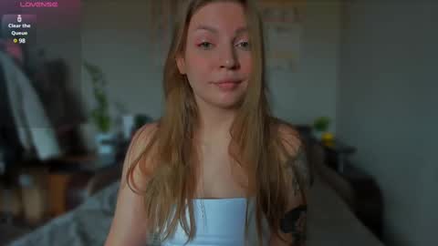 Snapshot of fairy_lele chatting on 03.11.25 fairy_lele online show from 03.11.25