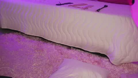 Sara  REMEMBER TO LEAVE A THUMB UP online show from 04.14.26