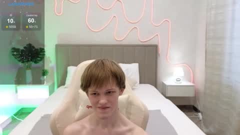 Snapshot of fakeangel87 chatting on 11.09.25 Fakeangel online show from 11.09.25