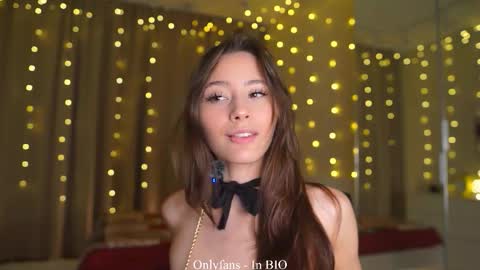 Snapshot of falinecrosthwaite chatting on 12.21.25 Kaori online show from 12.21.25