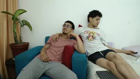 FallGays online show from 04.24.26