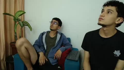 Snapshot of fallgays chatting on 04.28.26 FallGays online show from 04.28.26