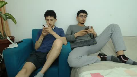 Snapshot of fallgays chatting on 04.30.26 FallGays online show from 04.30.26