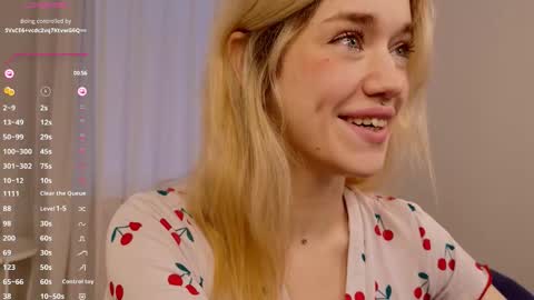 Snapshot of fancyamelia chatting on 10.06.25 fancyamelia online show from 10.06.25