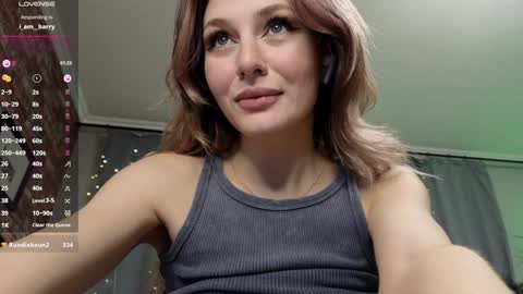 Snapshot of fancymeee chatting on 01.18.25 fancymeee online show from 01.18.25