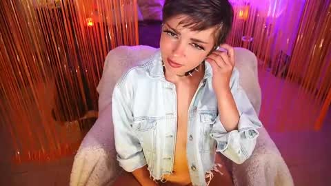 Snapshot of fantastic_sonya chatting on 11.24.25 Fantastic Sonya online show from 11.24.25