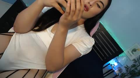 DANIELLA - DONT FORGET TO GIVE ME A THUMBSU UP online show from 02.25.25