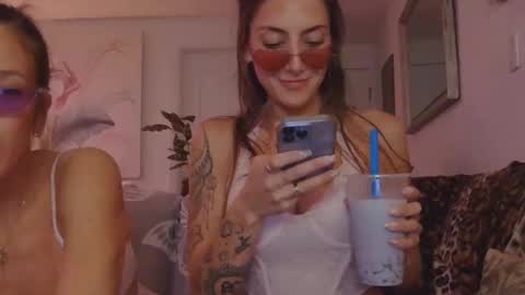 Snapshot of fantasy4uxxx chatting on 10.15.25 fantasy4uxxx online show from 10.15.25