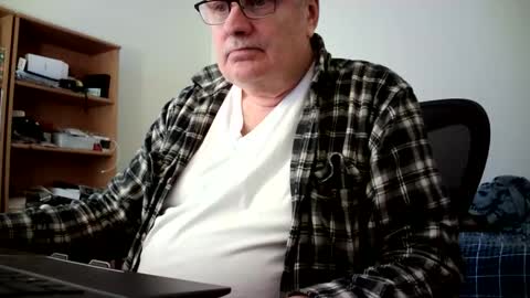 Snapshot of fatbellyitalian3 chatting on 02.25.26 fatbellyitalian3 online show from 02.25.26