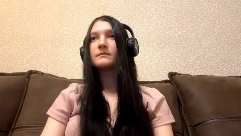 Aurora 18yo online show from 01.09.26