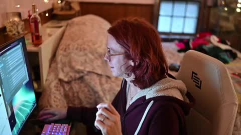 Faye Holloway online show from 12.31.24