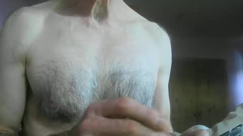 Snapshot of feardubh chatting on 11.29.25 feardubh online show from 11.29.25